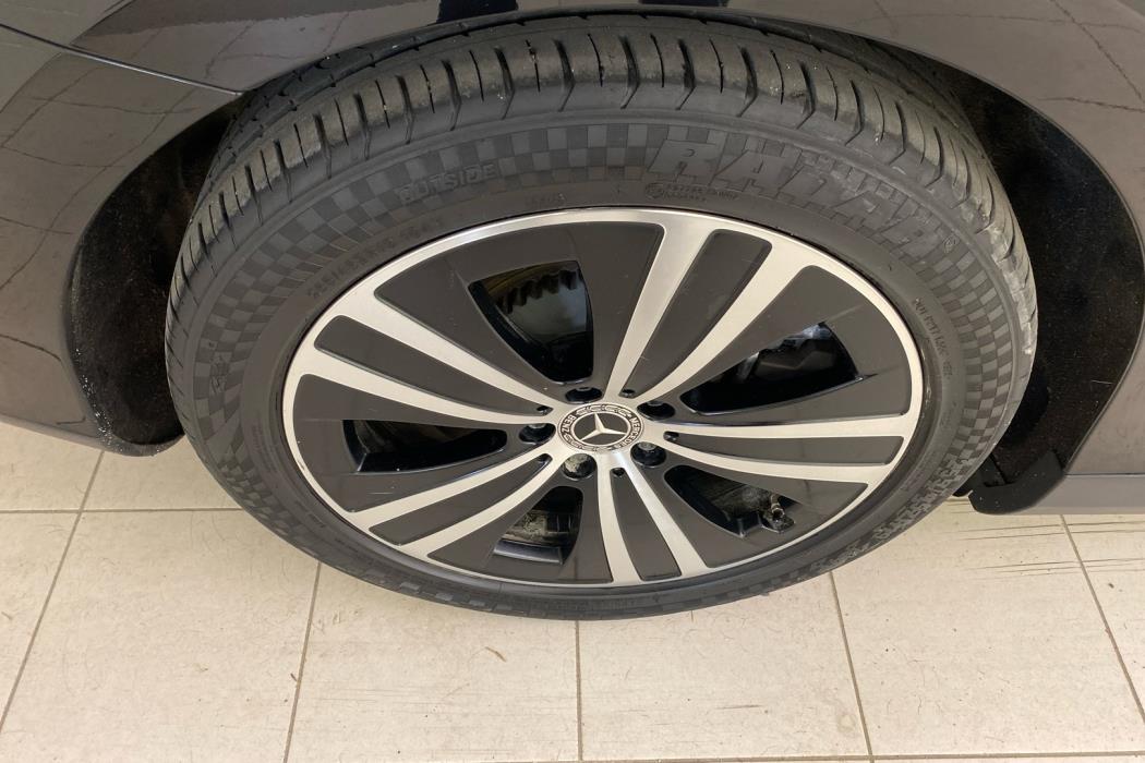 MERCEDES-BENZ EQE 2022