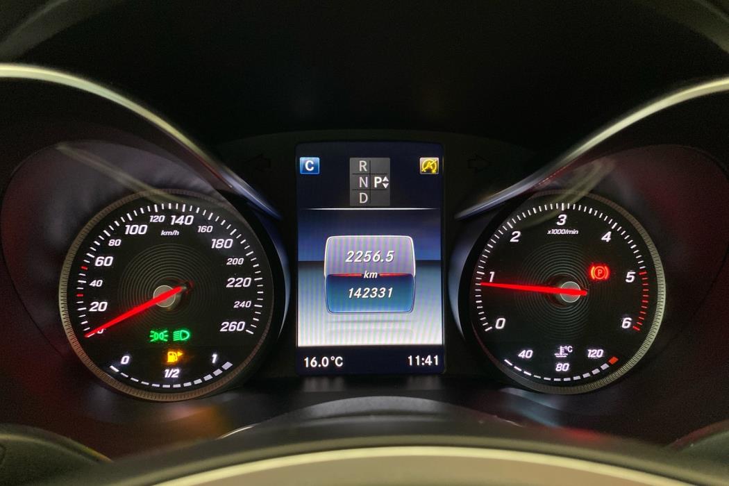 MERCEDES-BENZ C 2016