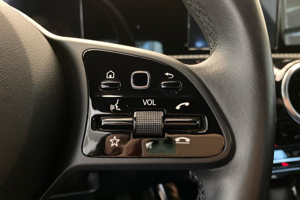 MERCEDES-BENZ A 2019