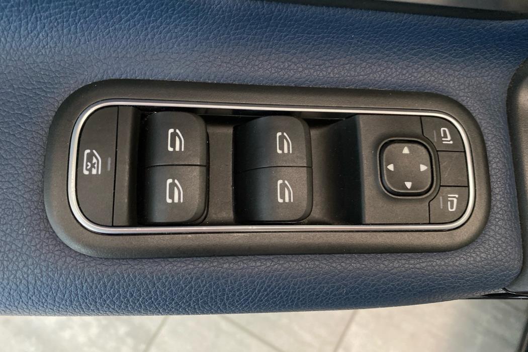 MERCEDES-BENZ A 2019