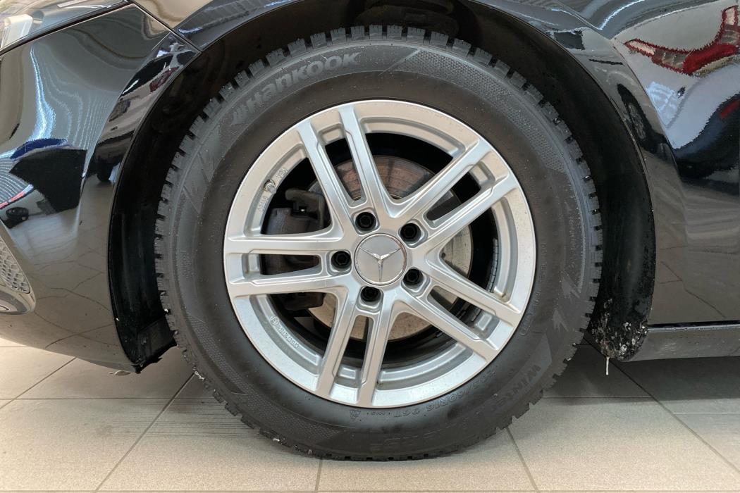 MERCEDES-BENZ A 2019