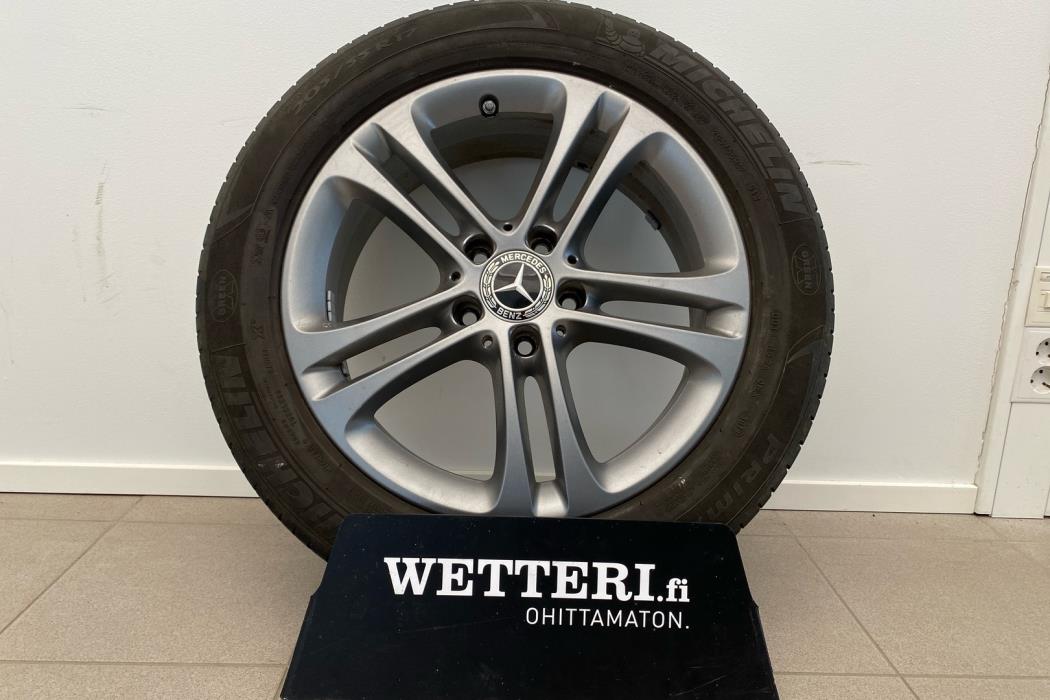 MERCEDES-BENZ A 2019