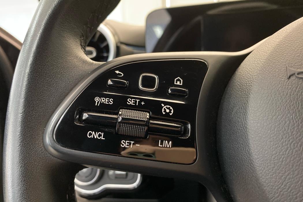 MERCEDES-BENZ A 2019