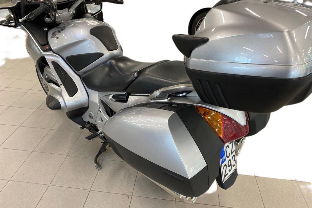 HONDA ST 2004