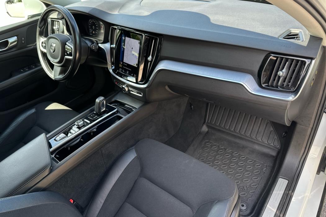 VOLVO V60 2021