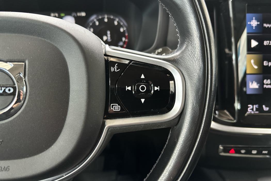 VOLVO V60 2021