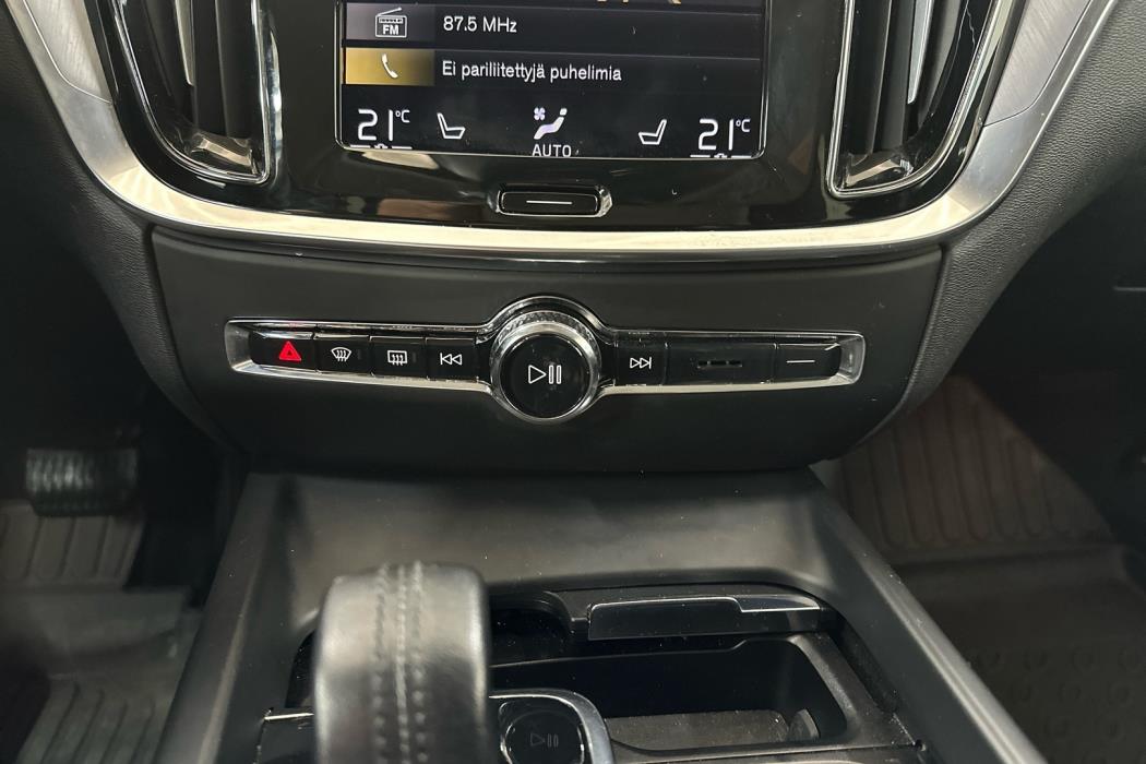 VOLVO V60 2021
