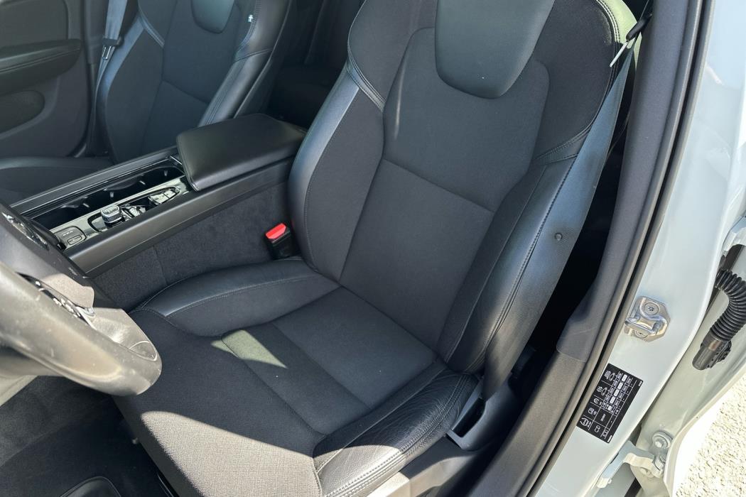 VOLVO V60 2021