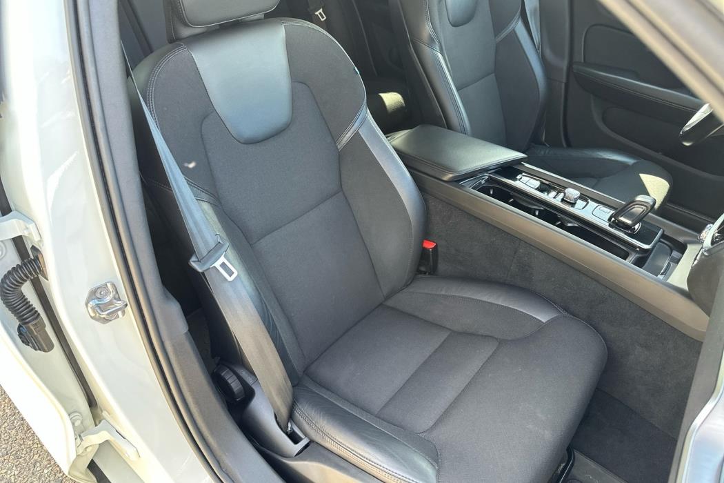 VOLVO V60 2021