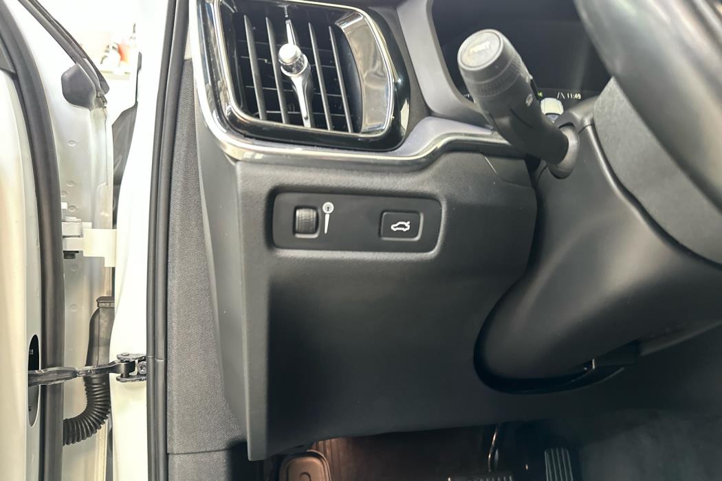 VOLVO V60 2021
