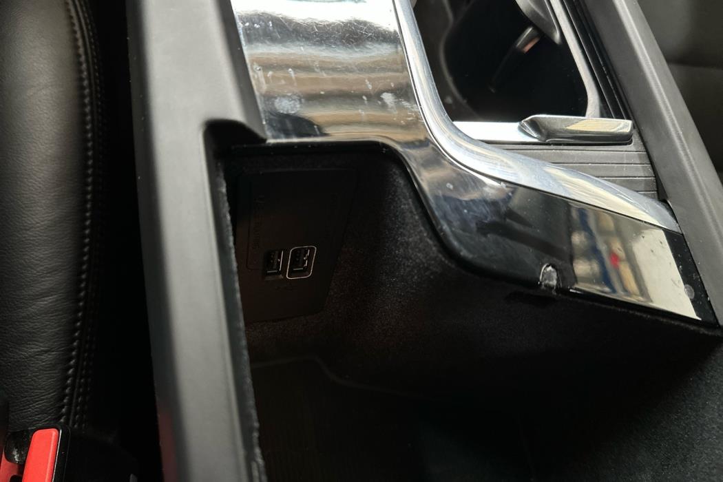 VOLVO V60 2021