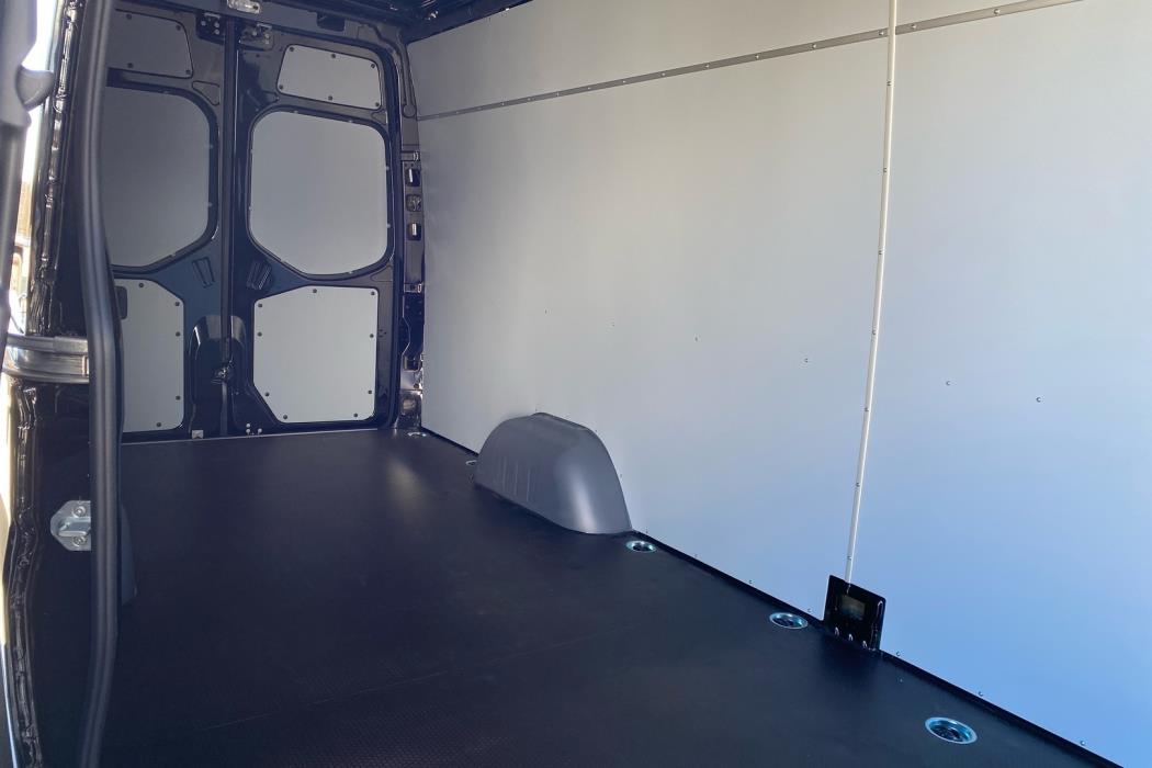 MERCEDES-BENZ Sprinter 2025