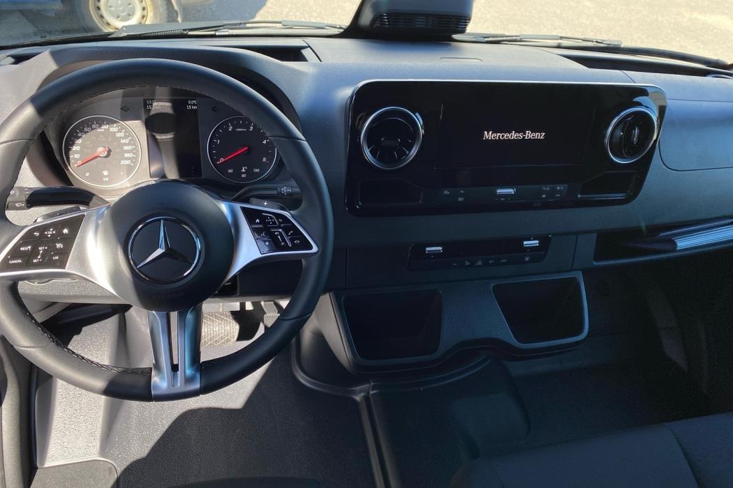 MERCEDES-BENZ Sprinter 2025