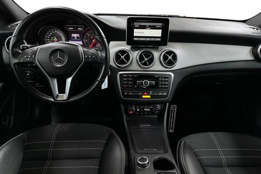 MERCEDES-BENZ GLA 2014