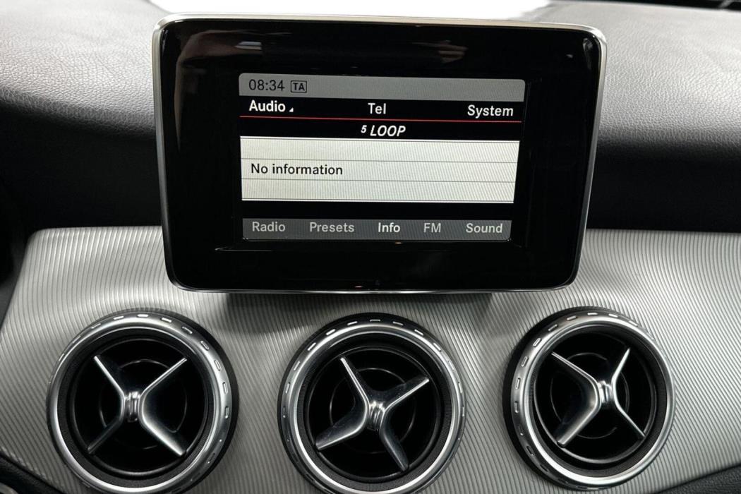 MERCEDES-BENZ GLA 2014