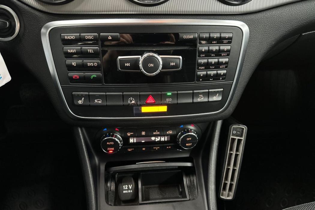 MERCEDES-BENZ GLA 2014