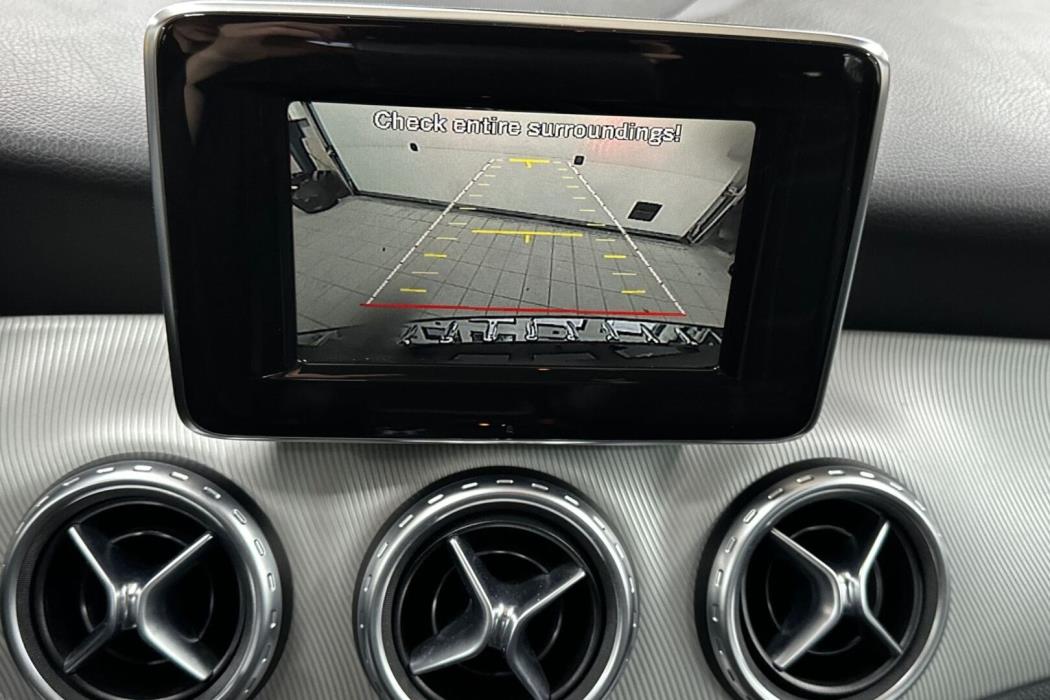 MERCEDES-BENZ GLA 2014