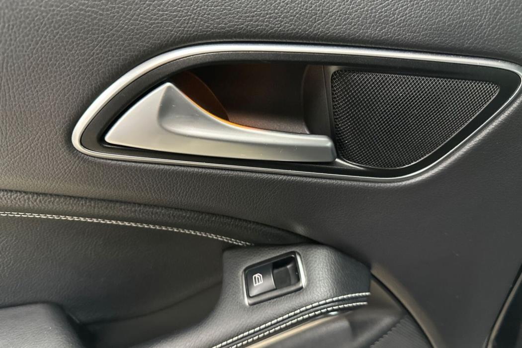 MERCEDES-BENZ GLA 2014