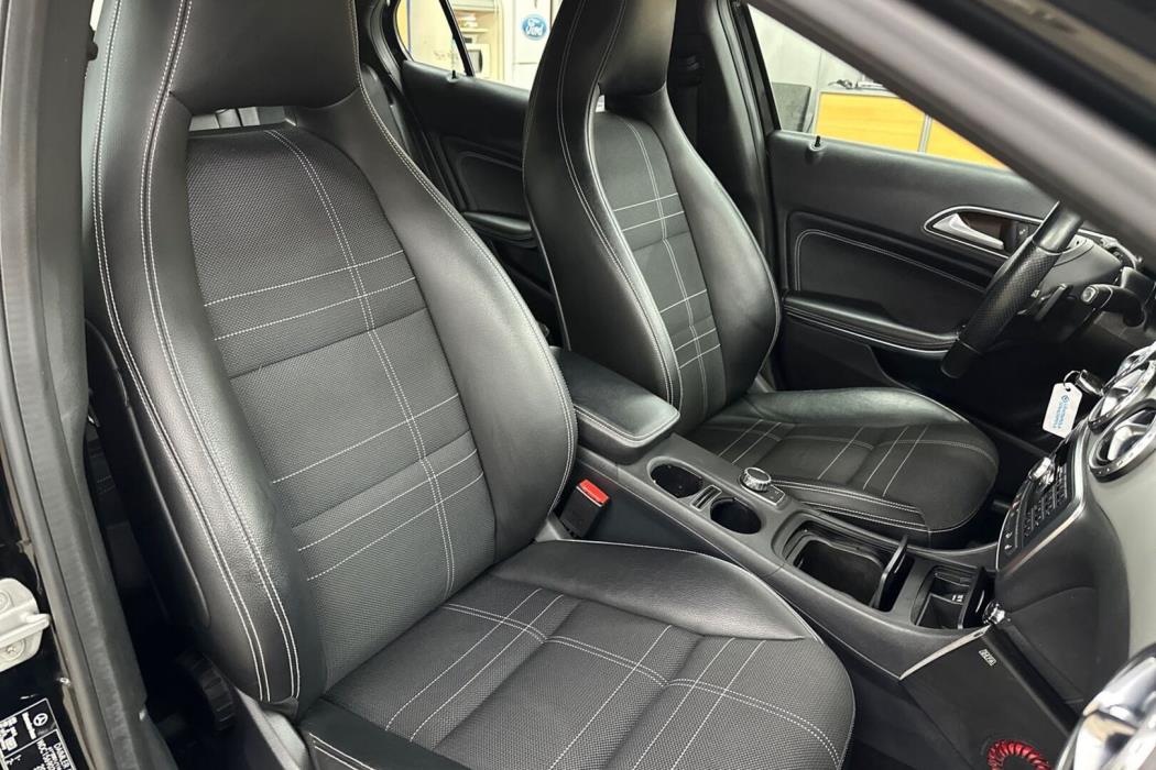 MERCEDES-BENZ GLA 2014