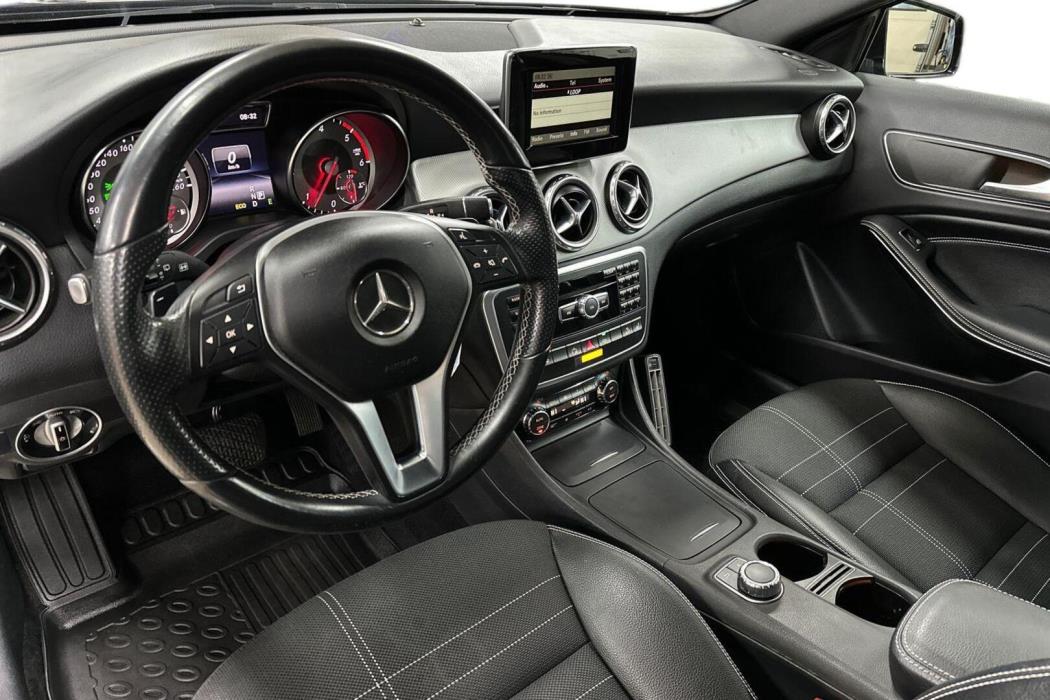 MERCEDES-BENZ GLA 2014