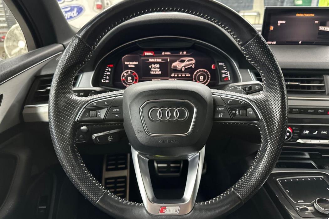 AUDI Q7 2016