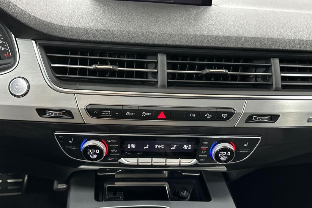AUDI Q7 2016