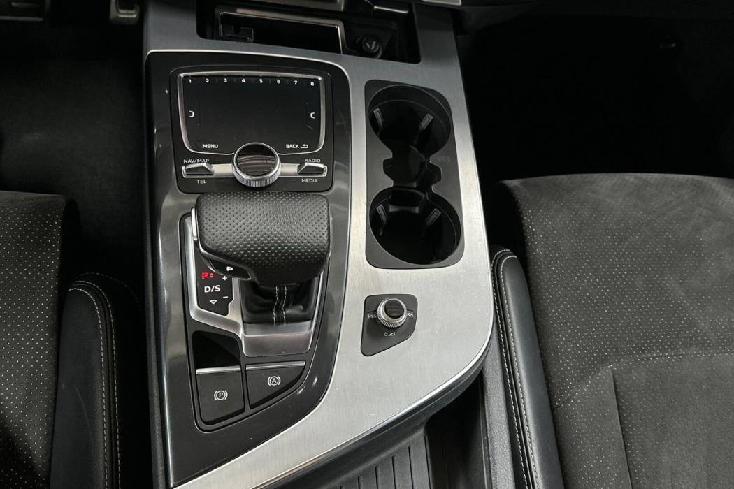 AUDI Q7 2016