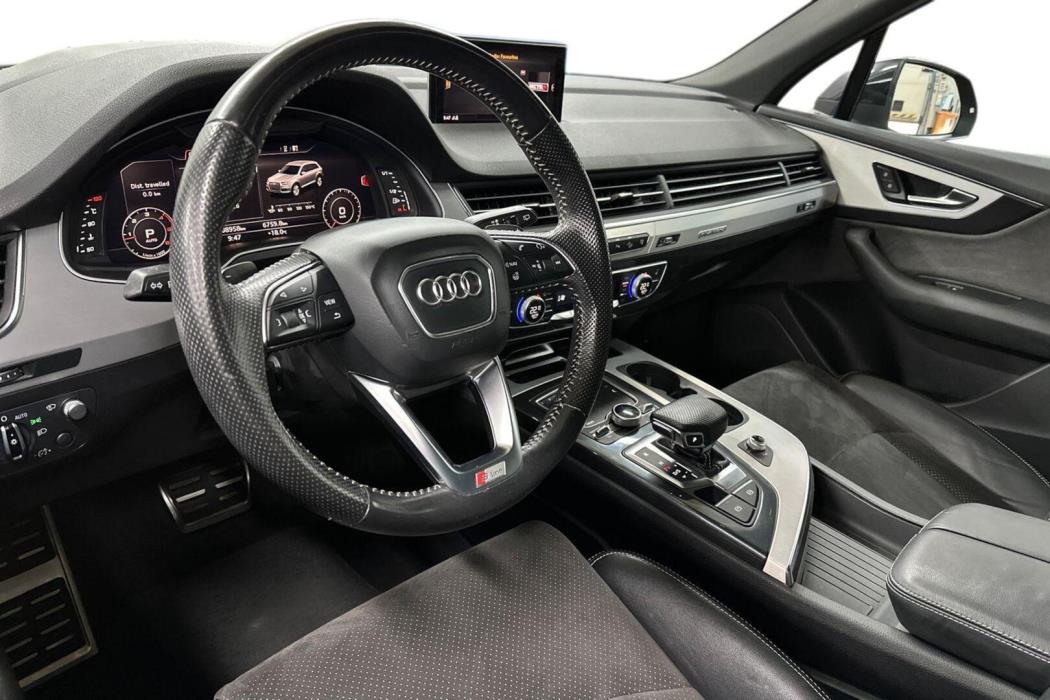 AUDI Q7 2016