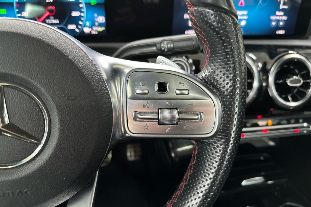 MERCEDES-BENZ A 2020