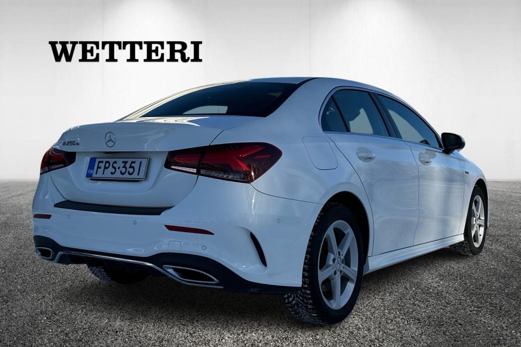 MERCEDES-BENZ A 2020