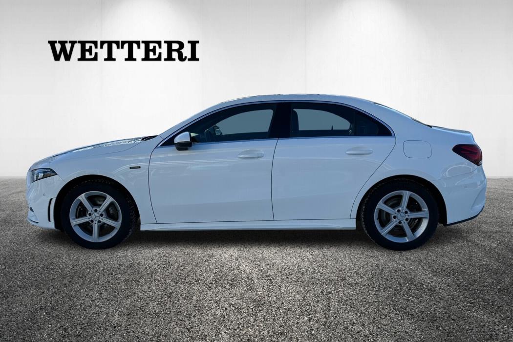 MERCEDES-BENZ A 2020