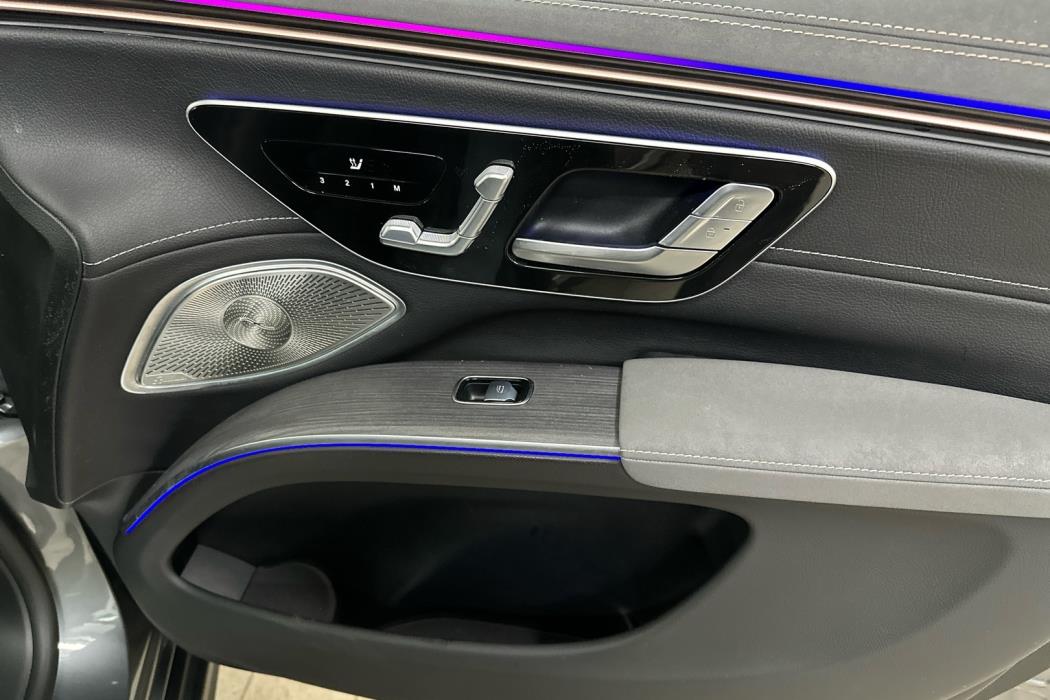 MERCEDES-BENZ EQS 2023