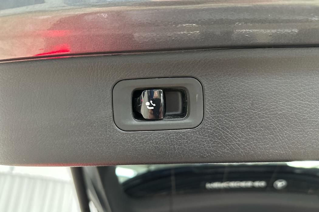 MERCEDES-BENZ EQS 2023