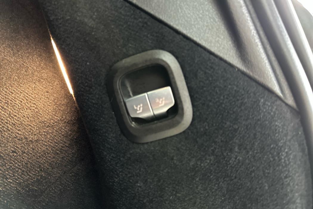 MERCEDES-BENZ EQS 2023