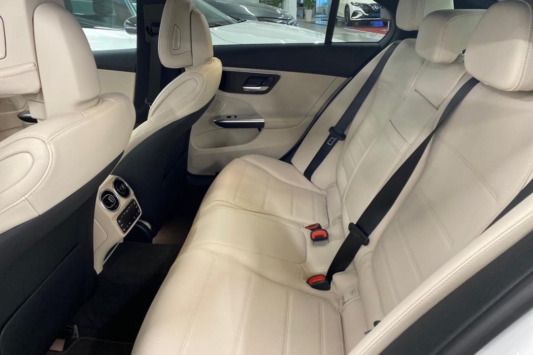 MERCEDES-BENZ C 2024