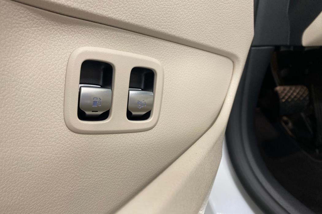 MERCEDES-BENZ C 2024