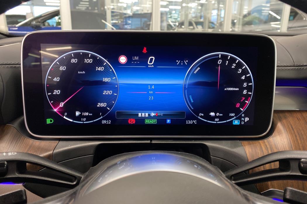 MERCEDES-BENZ C 2024