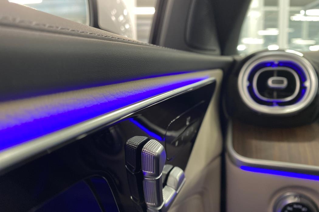 MERCEDES-BENZ C 2024