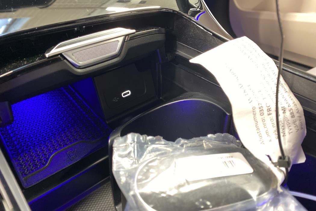 MERCEDES-BENZ C 2024