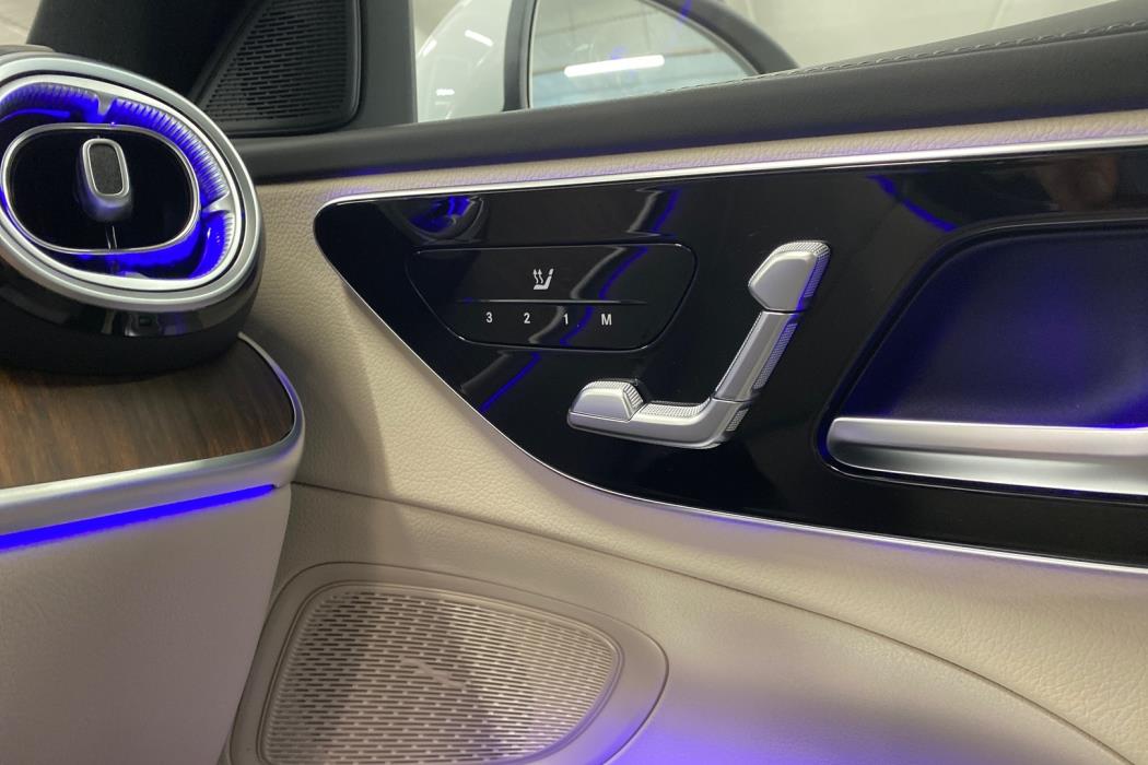 MERCEDES-BENZ C 2024