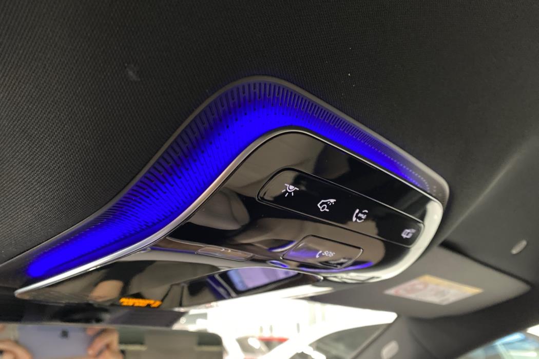 MERCEDES-BENZ C 2024