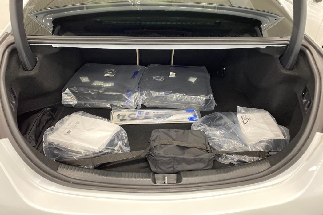 MERCEDES-BENZ C 2024