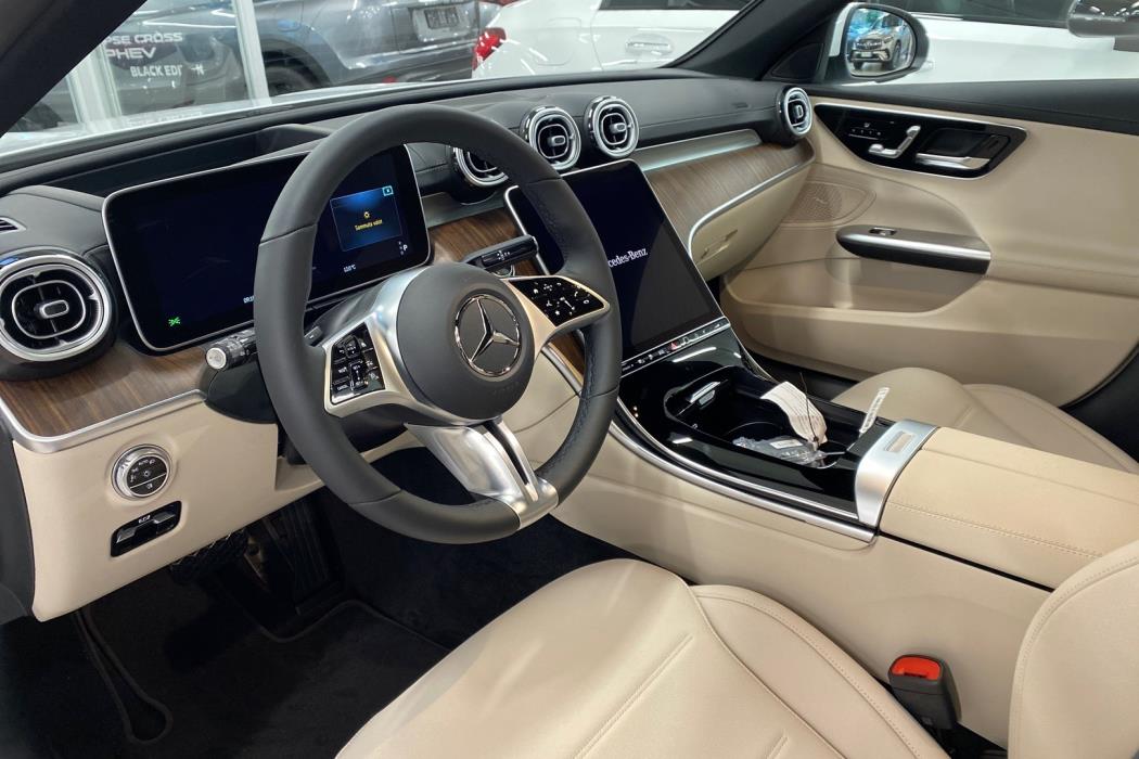 MERCEDES-BENZ C 2024