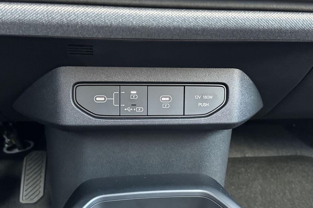 KIA EV4 2027
