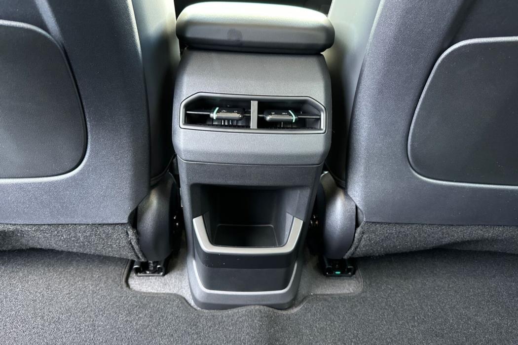 KIA EV4 2027