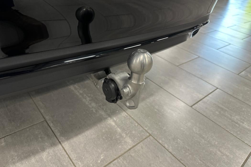 MERCEDES-BENZ C 2023