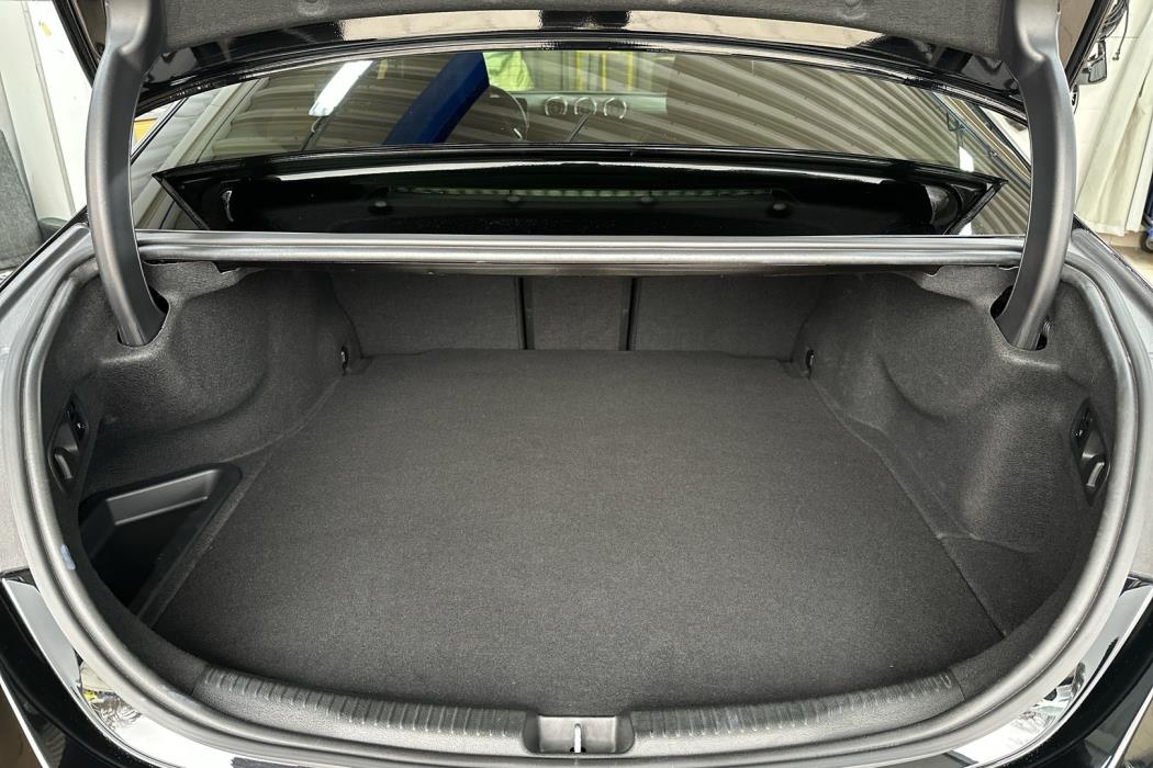 MERCEDES-BENZ C 2023