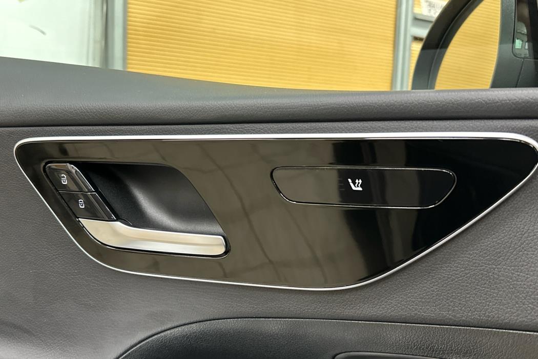 MERCEDES-BENZ C 2023