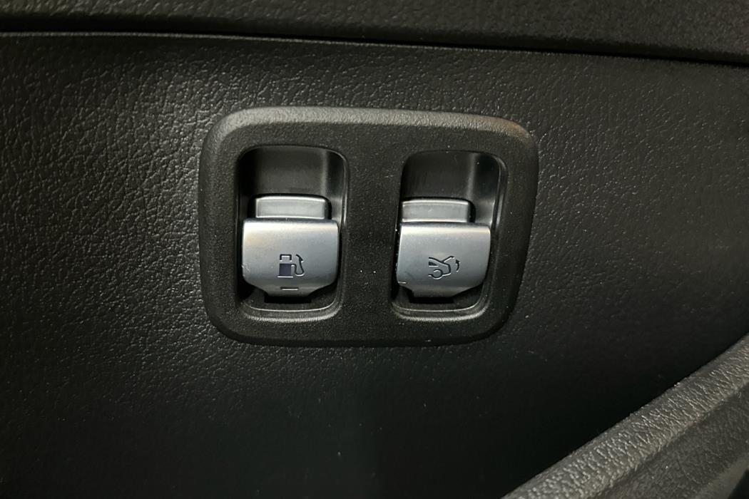 MERCEDES-BENZ C 2023