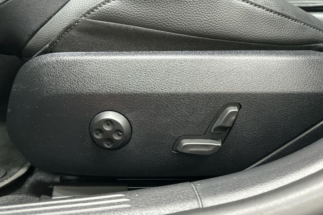 MERCEDES-BENZ C 2023